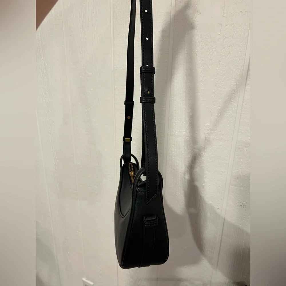 Elegant Black Shoulder Bag - Picture 6 of 7